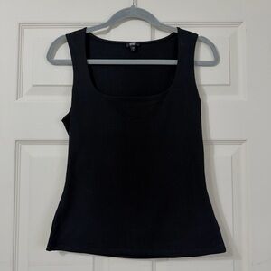 Black Women's Scoop Neck Tank Top